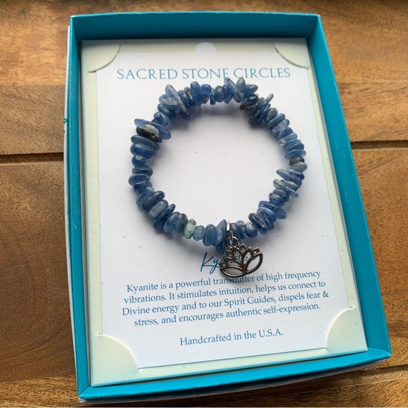 Sacred Stone Circles Kyanite Lotus Flower Bracelet - Picture 1 of 2